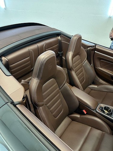 Sitze vom Porsche 992 GTS Cabrio in München