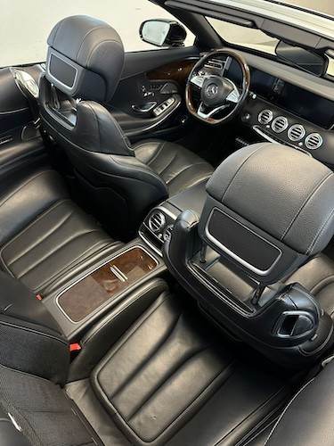 Sitze hinten vom Mercedes S500 Cabrio in München