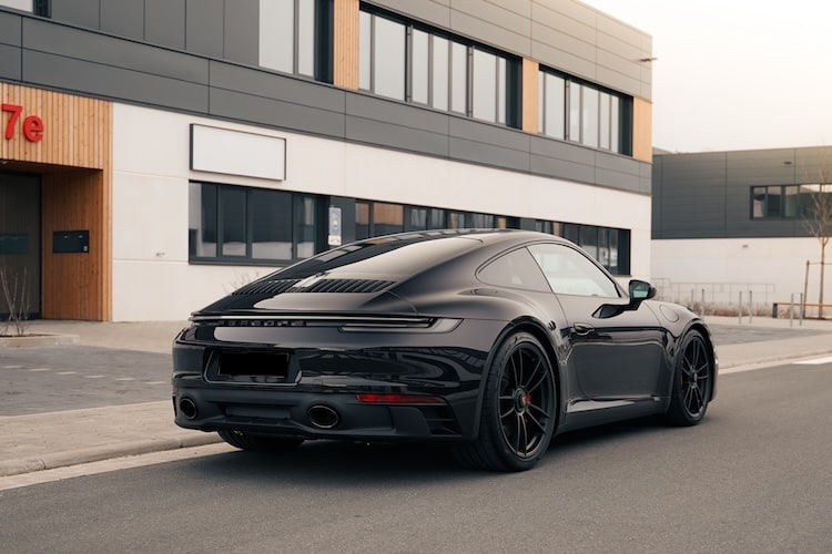 Seitenansicht hinten vom Porsche 992 Carrera GTS in Ingolstadt