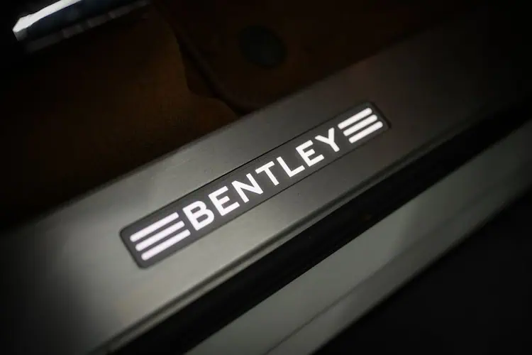 Einstieg von Bentley Bentayga First Edition in Berlin