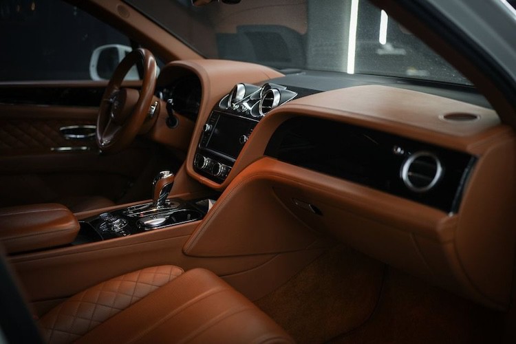 Interieur von Bentley Bentayga First Edition in Berlin