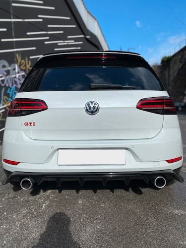 Heckansicht von VW GTI TCR mieten in Dortmund