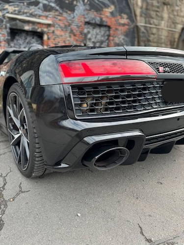 Auspuffanlage von Audi R8 V10 Spyder mieten in Dortmund