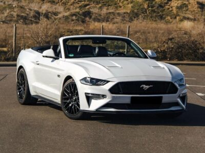 Frontansicht von Ford Mustang GT mieten in Braunschweig