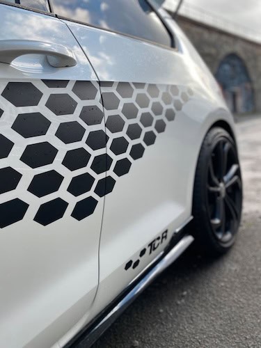 Hinterreifen von VW GTI TCR mieten in Dortmund