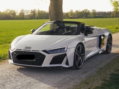 Frontansicht von Audi R8 Spyder mieten in Dortmund
