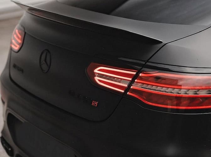 Rücklicht von Mercedes GLC63 S AMG mieten in Dortmund