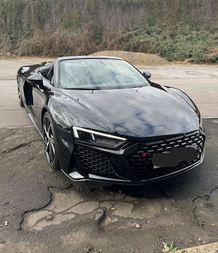 Frontansicht von Audi R8 V10 Spyder mieten in Dortmund
