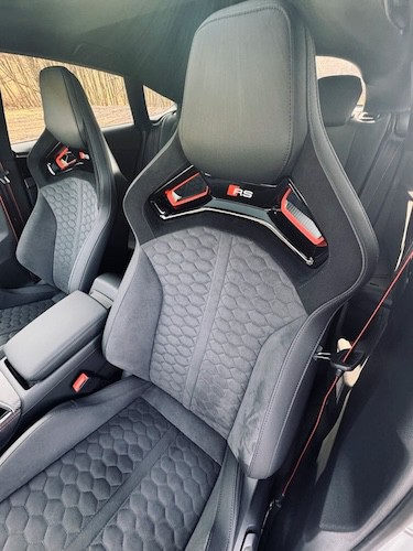 Interieur von Audi RS5 Sportback mieten in Kassel