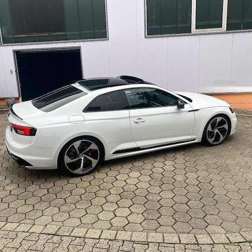 Seitenansicht von Audi RS5 mieten in Dortmund