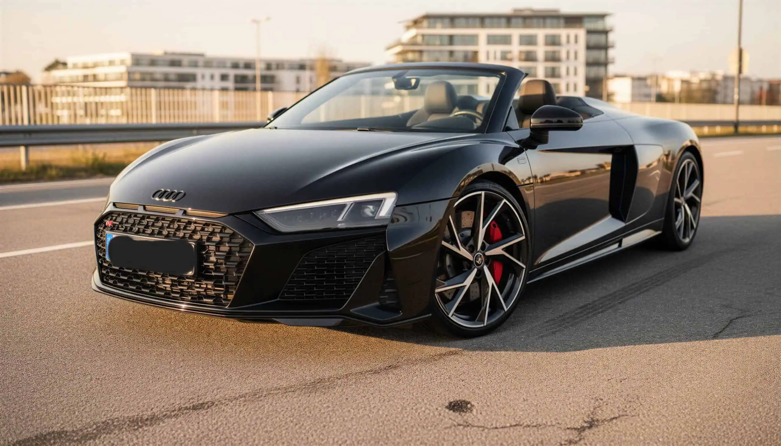 Audi R8 V10 Spyder hero