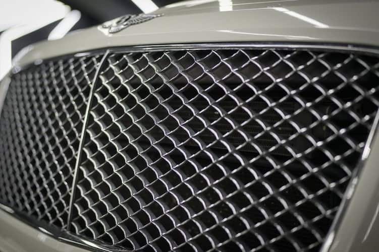 Kühlergrill von Bentley Bentayga First Edition in Berlin