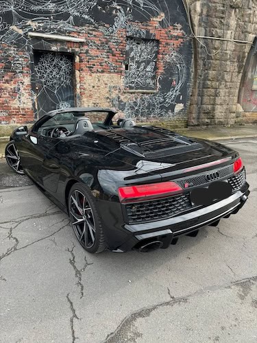 Rückseite von Audi R8 V10 Spyder mieten in Dortmund