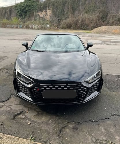 Frontansicht von Audi R8 V10 Spyder mieten in Dortmund