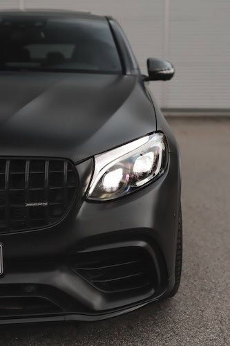 Scheinwerfer von Mercedes GLC63 S AMG mieten in Dortmund