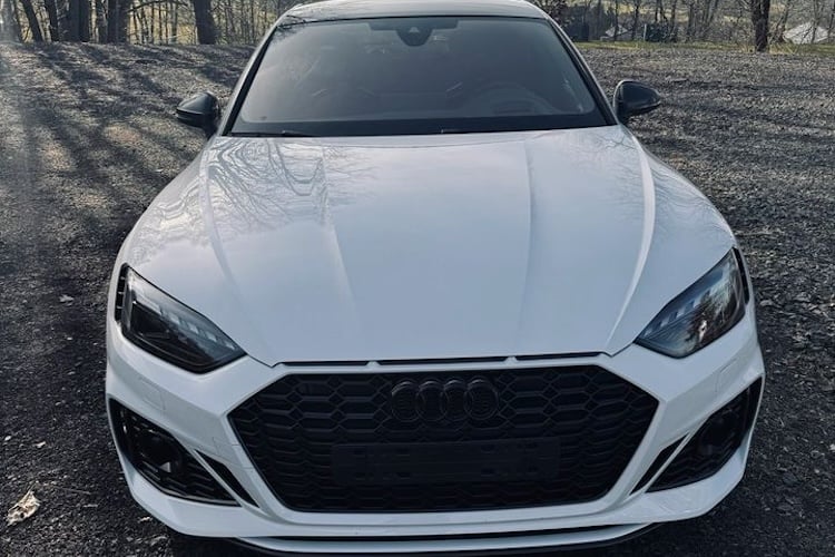 Front von Audi RS5 Sportback mieten in Kassel