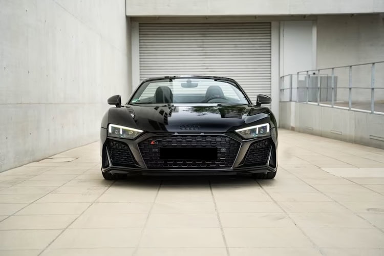 Frontansicht vom Audi R8 Spyder Performance in Stuttgart