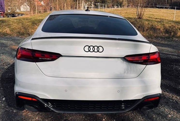 Heckansicht Audi RS5 Sportback mieten in Kassel