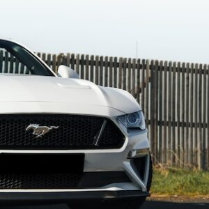 Front von Ford Mustang GT mieten in Braunschweig