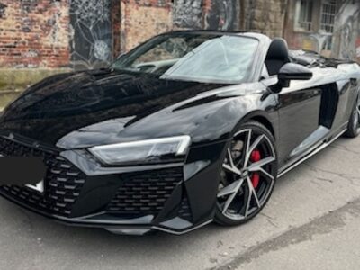 Vorderseite von Audi R8 V10 Spyder mieten in Dortmund