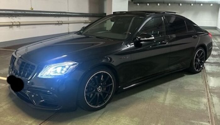 Vorderseite von Mercedes Benz S500 AMG mieten in Dortmund