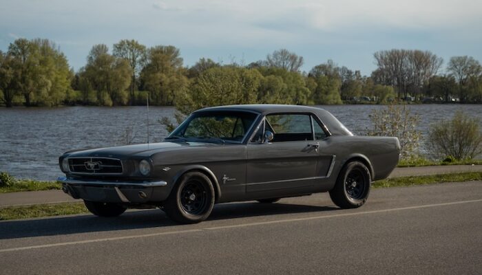 Ford Mustang Oldtimer mieten in Hamburg
