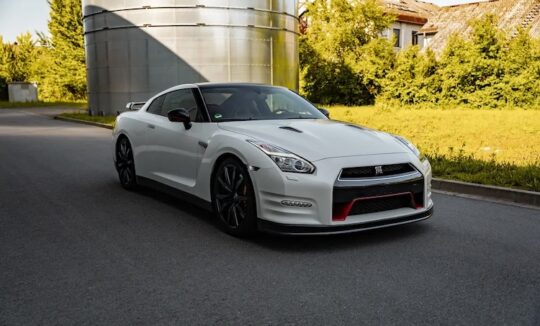 Nissan GT-R mieten in Frankfurt