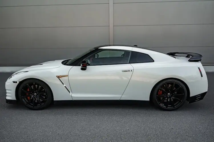 Seitenansicht vom Nissan GT-R in Frankfurt