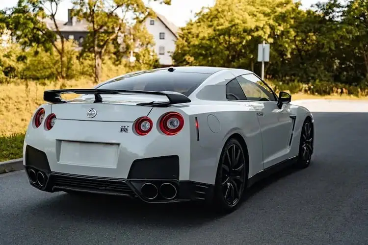 Seitenansicht hinten vom Nissan GT-R in Frankfurt