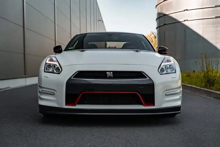 Frontansicht vom Nissan GT-R in Frankfurt