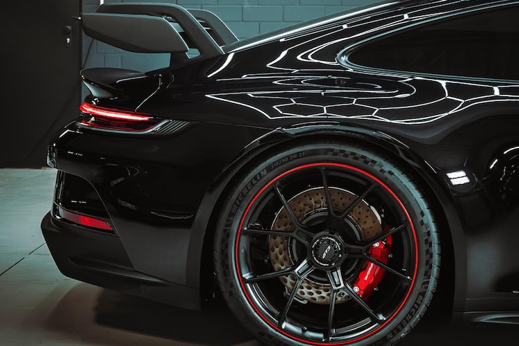 Hinterreifen von Porsche 911 GT3 mieten in Köln