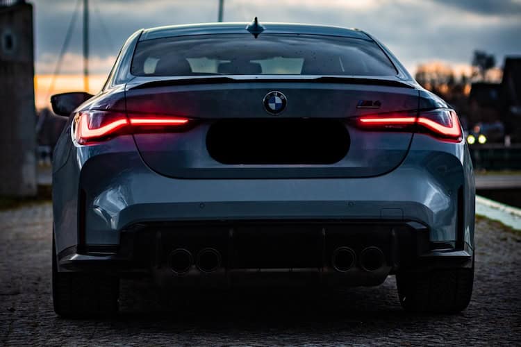 Heckansicht von BMW M4 mieten in Greifswald