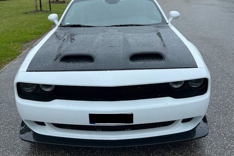 Frontansicht vom Dodge Challenger in München p