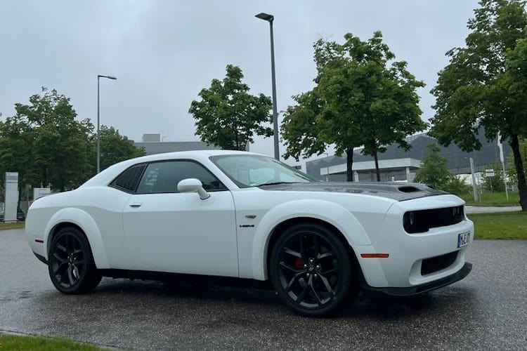 Seitenansicht vom Dodge Challenger in München