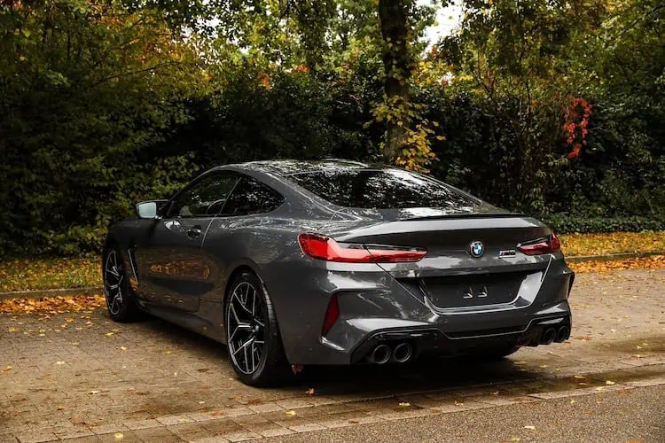 BMW M8 Competition Seitenansicht