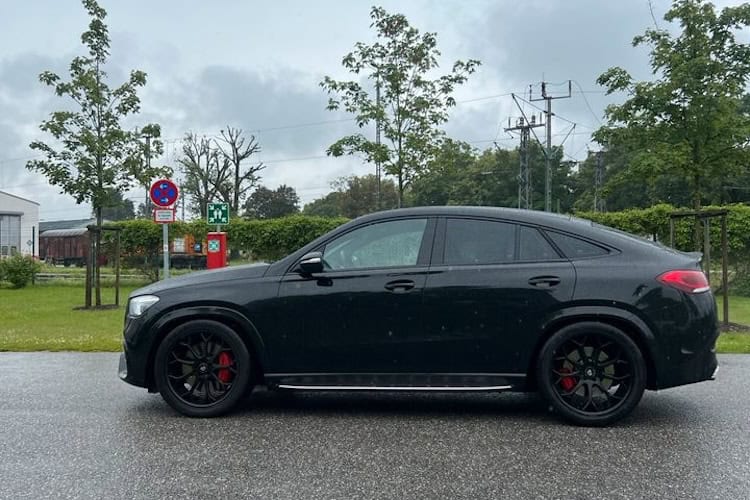 Seitenansicht vom Mercedes GLE 63 S AMG in München
