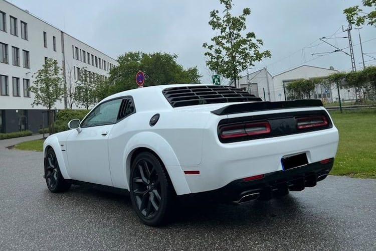 Heckansicht vom Dodge Challenger in München