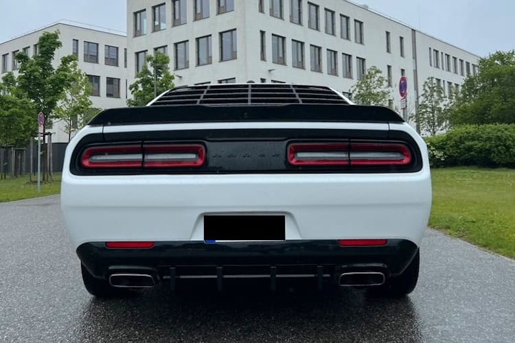 Heckansicht vom Dodge Challenger in München