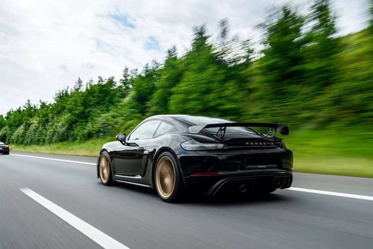 Heckansicht vom Porsche Cayman GT4 in Bielefeld