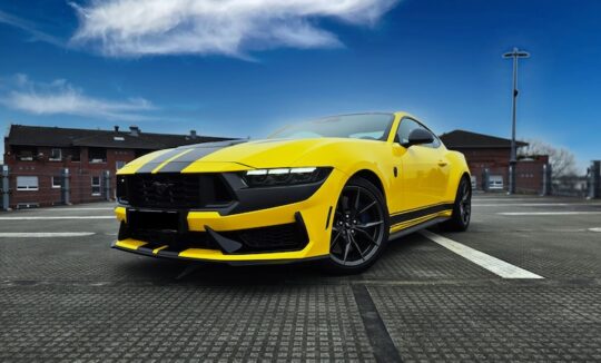 Ford Mustang GT Dark Horse mieten in Düsseldorf