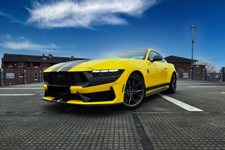 Ford Mustang GT Dark Horse mieten in Düsseldorf