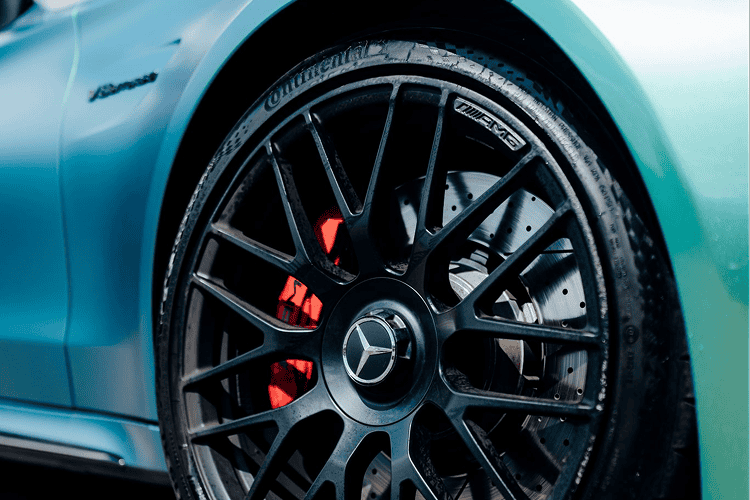 Reifen Mercedes-Benz C63S AMG Cabrio in Karlsruhe