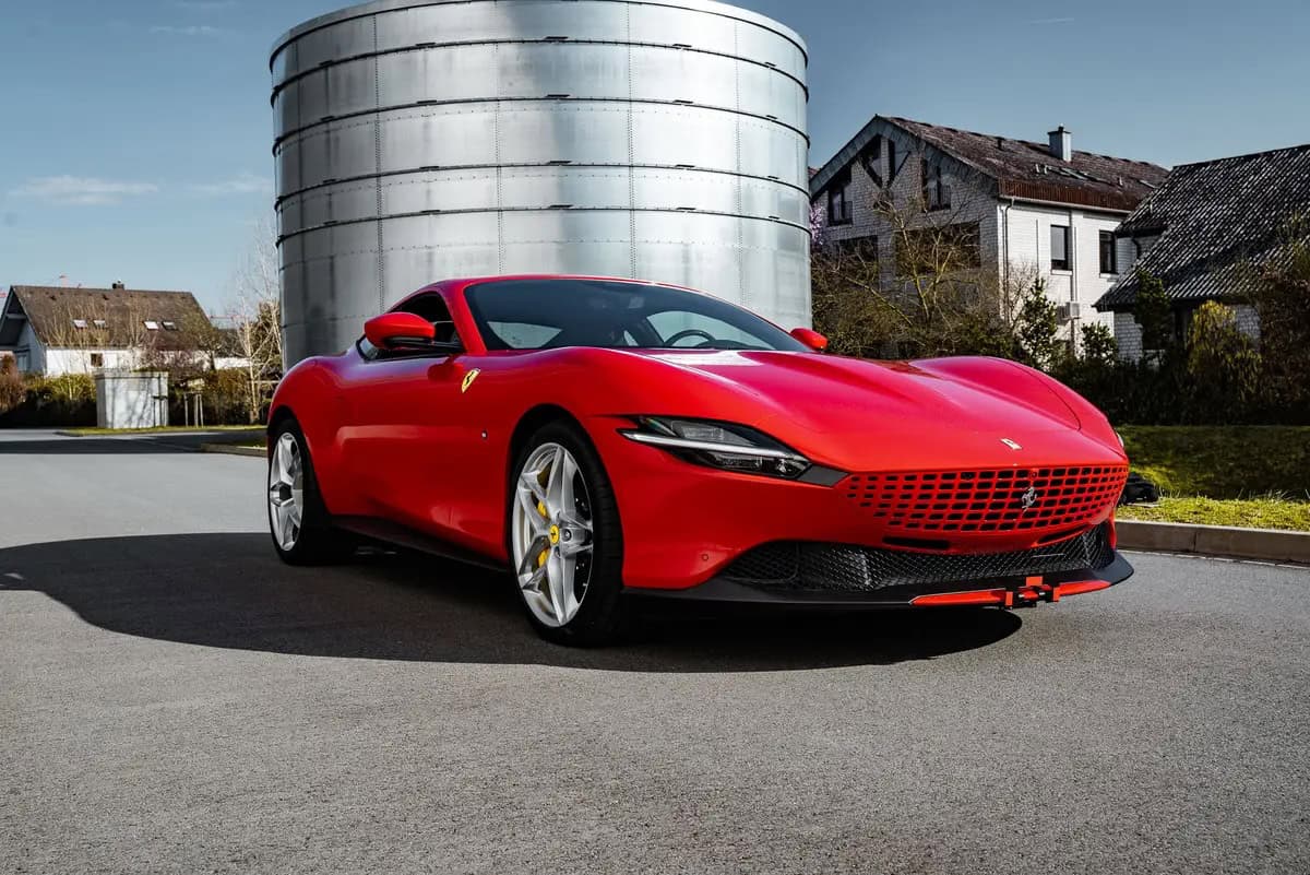 Ferrari Roma mieten in Frankfurt