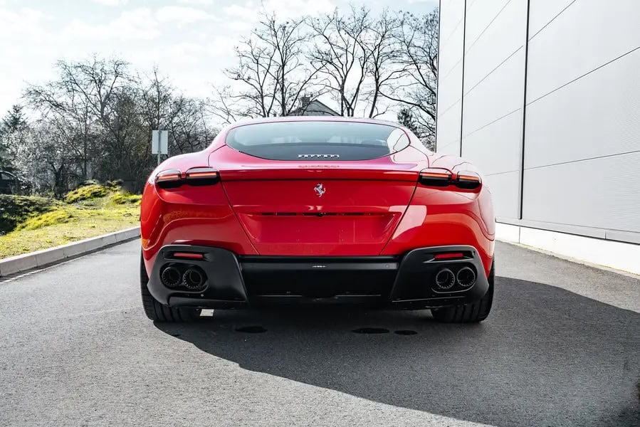 Heckansicht vom Ferrari Roma in Frankfurt