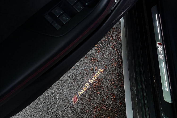 Light-detail Audi RS6