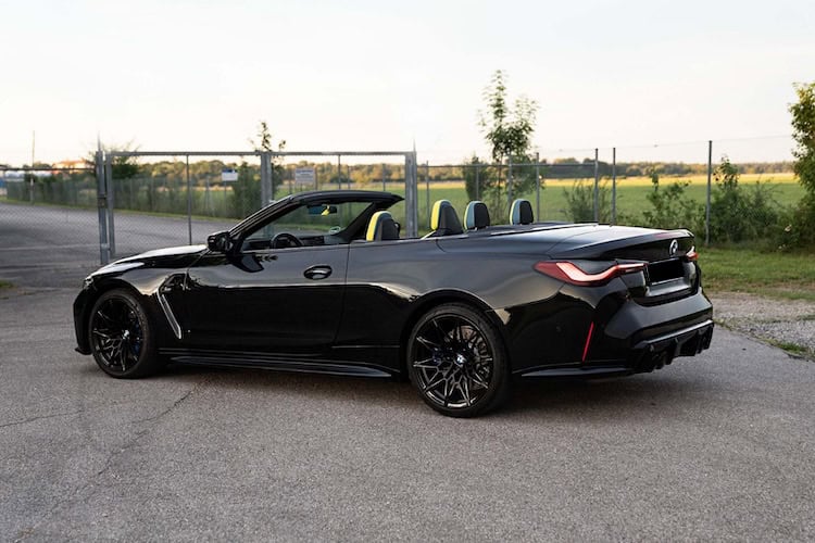 Seitenansicht vom BMW M4 Cabrio in München