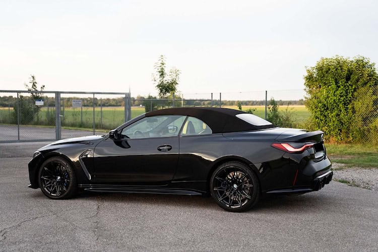 Seitenansicht vom BMW M4 Cabrio in München