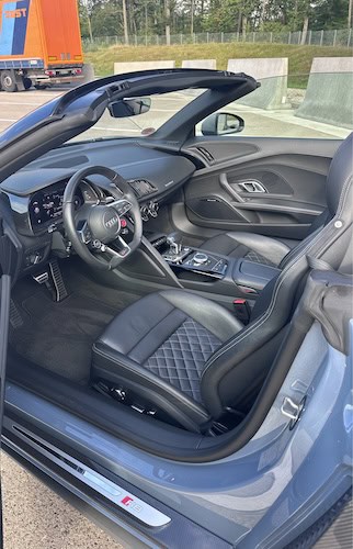 Interior vom Audi R8 Performance Spyder in Berlin