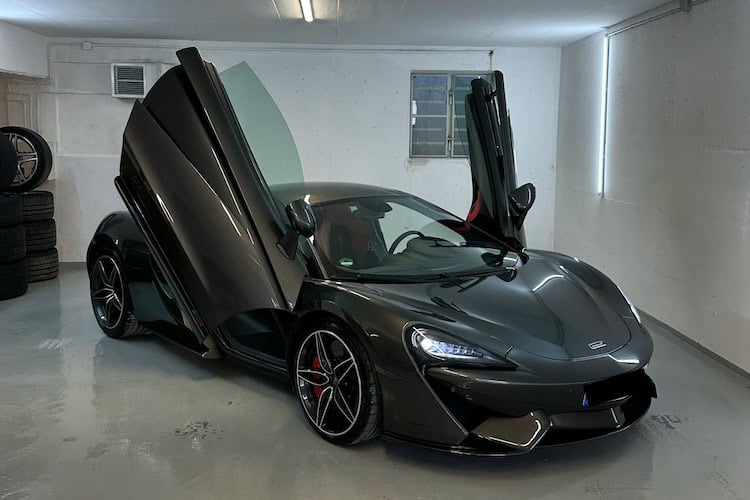 Seitenansicht vom McLaren 570S in München