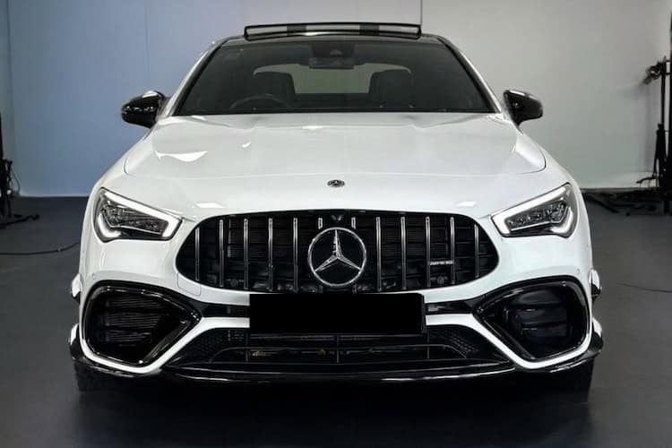 Frontansicht vom Mercedes CLA 45s AMG in Köln